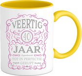 40 Jaar Legendarische Gebrouwen Mok met tekst | Roze - Zilver | Grappig Verjaardag Beker Cadeau | Bedrukte Mokken | Geel | 330 ML