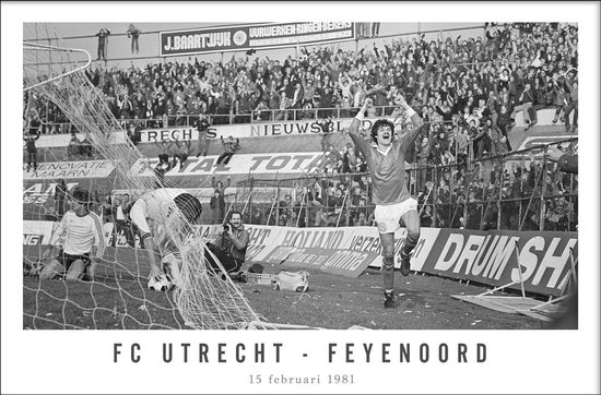 Walljar - Poster Feyenoord met lijst - Voetbal - Amsterdam - Eredivisie - Zwart wit - FC Utrecht - Feyenoord '81 - 60 x 90 cm - Zwart wit poster met lijst