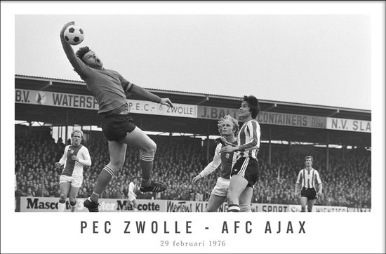 Walljar - Poster Ajax met lijst - Voetbal - Amsterdam - Eredivisie - Zwart wit - PEC Zwolle - AFC Ajax '76 - 60 x 90 cm - Zwart wit poster met lijst