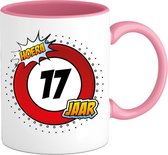 17 Jaar Verkeersbord Mok met tekst | Grappig Verjaardag Beker Cadeau | Bedrukte Koffie en Thee Mokken | Zwart | 330 ML