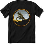 Pedal Pusher | TSK Studio Mountainbike kleding Sport T-Shirt | Lichtblauw - Geel | Heren / Dames | Perfect MTB Verjaardag Cadeau Shirt Maat XXL