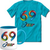 69 Jaar Vrolijke Verjaadag T-shirt met mok giftset Blauw | Verjaardag cadeau pakket set | Grappig feest shirt Heren – Dames – Unisex kleding | Koffie en thee mok | Maat M