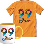 99 Jaar Vrolijke Verjaadag T-shirt met mok giftset Geel | Verjaardag cadeau pakket set | Grappig feest shirt Heren – Dames – Unisex kleding | Koffie en thee mok | Maat M