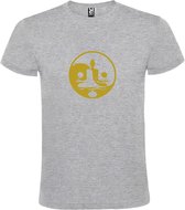 Grijs  T shirt met  print van  "mooie Boeddha in Yin Yang cirkel in meditatiehouding / Zen" print Goud size XS