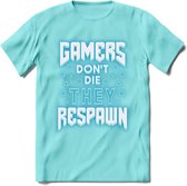 Gamers don't die T-shirt | Neon Blauw | Gaming kleding | Grappig game verjaardag cadeau shirt Heren – Dames – Unisex | - Licht Blauw - XXL
