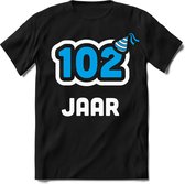102 Jaar Feest kado T-Shirt Heren / Dames - Perfect Verjaardag Cadeau Shirt - Wit / Blauw - Maat S
