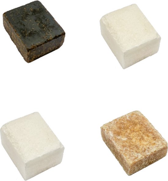 Vier stukken amberblokjes, zwart, wit en bruin.