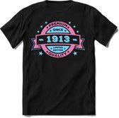 1913 Premium Quality | Feest Kado T-Shirt Heren - Dames | Licht Roze - Licht Blauw | Perfect Verjaardag Cadeau Shirt | Grappige Spreuken - Zinnen - Teksten | Maat 3XL