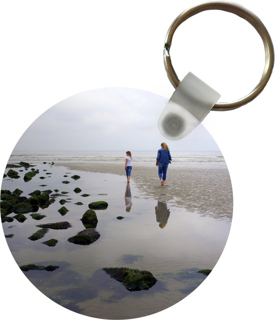 Sleutelhanger Meisjes Op Het Strand Van Vlieland Plastic Rond Uitdeelcadeautjes 