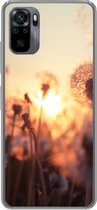 Geschikt voor Xiaomi Redmi Note 10 hoesje - Paardenbloem - Zonsondergang - Lente - Siliconen Telefoonhoesje