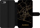 Bookcase Geschikt voor iPhone 7 telefoonhoesje - Almelo - Kaart - Goud - Zwart - Met vakjes - Wallet case met magneetsluiting