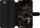 Bookcase Geschikt voor iPhone SE 2020 telefoonhoesje - Zwart - Goud - Verf - Met vakjes - Wallet case met magneetsluiting