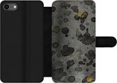 Étui pour téléphone iPhone 7 Bookcase - Imprimé béton - Or - Abstrait - Avec poches - Étui portefeuille avec fermeture magnétique