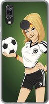 Geschikt voor Huawei P20 Lite (2020) hoesje - Een illustratie van een meisje met Duitse kleding en een voetbal - Meiden - Meisjes - Kinderen - Siliconen Telefoonhoesje