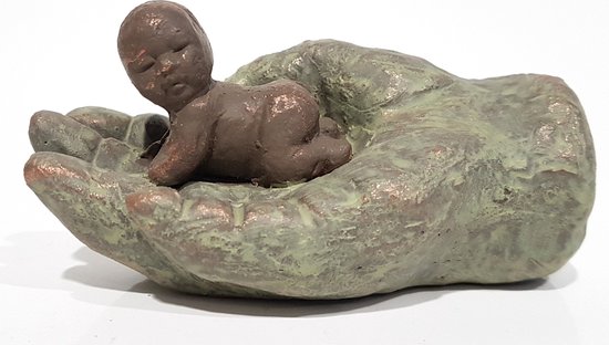Geert Kunen / Skulptuur / Beeld / Baby in hand - bruin / groen - 10 x 5 x 5 cm hoog.