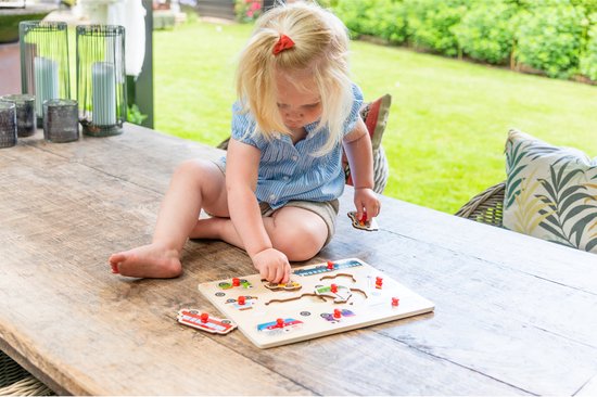 Foto: Engelhart houten knopjes puzzel voertuigen 11 stukjes