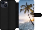 Bookcase Convient pour iPhone 13 Mini - Plage - Coucher de soleil - Palmier - Avec compartiments - Étui portefeuille avec fermeture magnétique