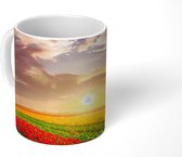 Mok - Koffiemok - Tulpenveld met zonsondergang - Mokken - 350 ML - Beker - Koffiemokken - Theemok