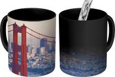 Magische Mok - Foto op Warmte Mok - Mistig rond de Golden Gate Bridge en San Francisco - 350 ML - Uitdeelcadeautjes