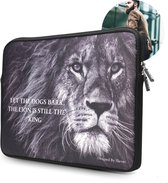 Slieves - Laptophoes Let the dogs bark, The Lion is still the king - 15,6 inch - Laptop Sleeve - Schok Resistent - Neoprene - (Spat) Waterdicht