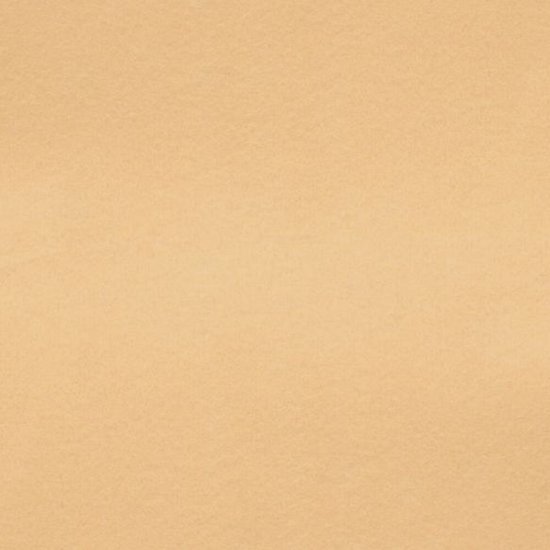 Een egaal beige viltlapje van 30 cm x 20 cm.