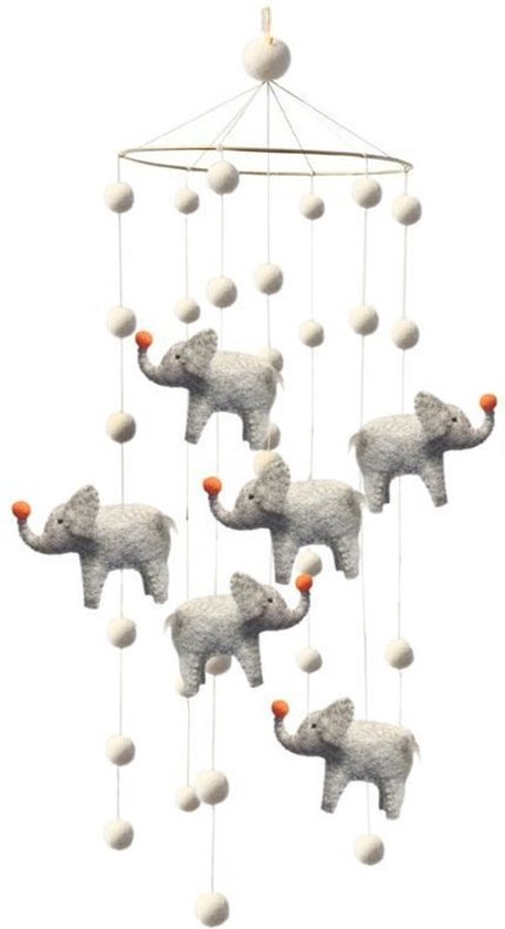 Mobiel met 6 grijze vilten olifanten met oranje pomponnen, hangend aan witte bolletjes.