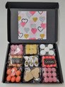 Oud Hollands Snoep Pakket | Box met 9 verschillende populaire ouderwets lekkere snoepsoorten en Mystery Card 'Love' met geheime boodschap | Verrassingsbox | Snoepbox