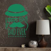 Stickerheld - Muursticker Best dad ever - Woonkamer - Vaderdag - Bolhoed, vergrootglas en snor - Engelse Teksten - Mat Groen - 58.7x41.3cm