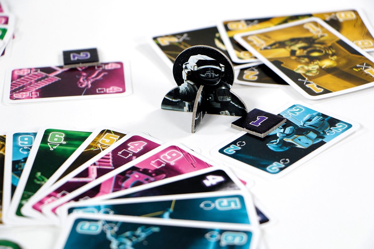 999 Games - De Crew - Kaartspel - Werk samen en win - 50 verschillende missies - Met variant voor 2-spelers - Gezelschapsspel - Klein cadeautje — afbeelding 7