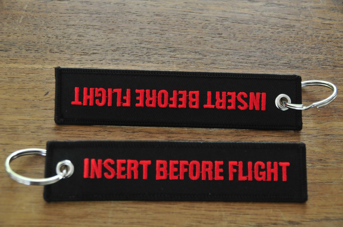 INSERT BEFORE FLIGHT sleutelhanger
