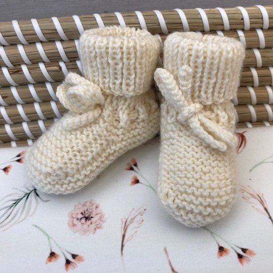 Chaussons de bébé en tricot - Avec revers - Off White cassé - Laine mérinos - Lovely Stitches