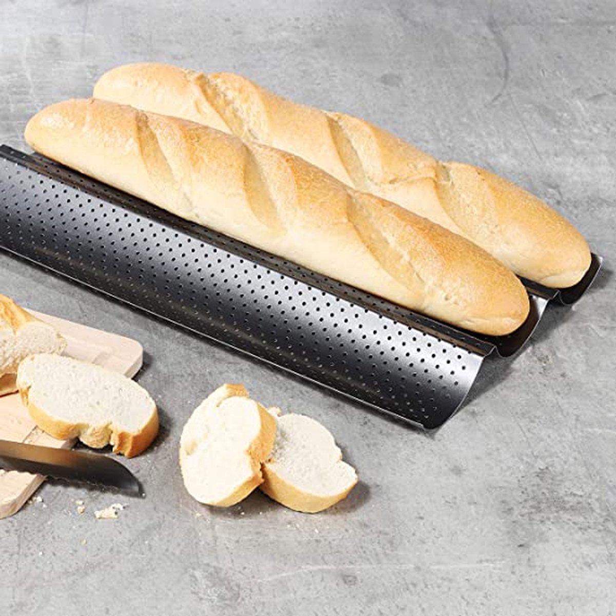 Feelino Stokbrood bakvorm - broodvorm - 3 stokbroden - stokbroodvorm - geperforeerd - baguettes - baguetteplaat - antiaanbaklaag