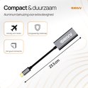Grijze DRIVV adapter, 23.5 cm lang, met USB-C en Ethernet poort. "Compact & duurzaam", "Handig voor reizen".
