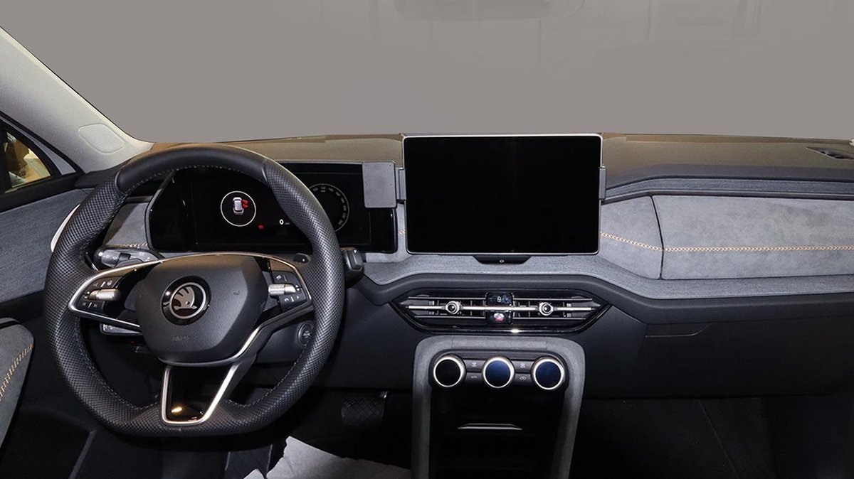 Proclip Skoda Kodiaq 24- Center mount-only with 13 screen