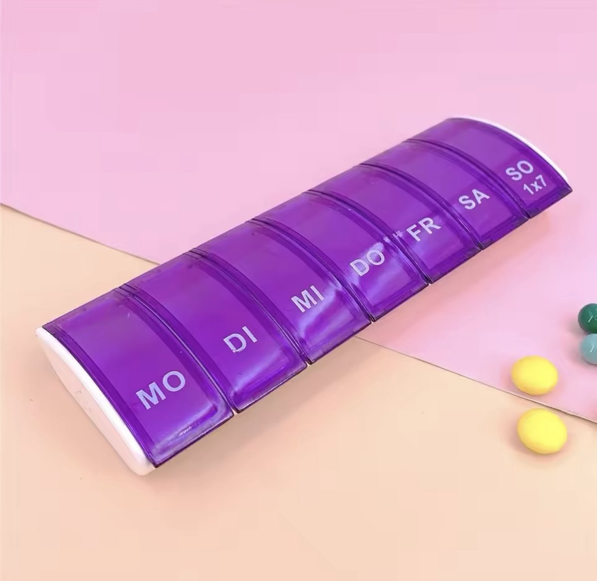 Goedkoopste CHPN - Pillendoos - Medicijnendoos - Pillenbox - 7 dagen - 7-vaks - Medicine box - Medicijnen bewaren - Vakantie accessoire - Universeel - Compact - Paars