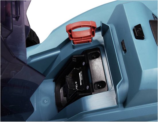 Close-up van het batterijcompartiment van een turquoise grasmaaier.