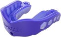 Paarse Shock Doctor Gel Max mondbeschermer met hexagonale openingen.