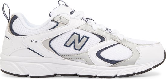 Vue latérale de la sneaker New Balance blanche avec '408' sur le côté, accents bleu marine et argentés.