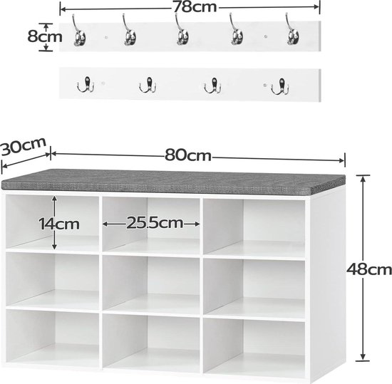 Garderobe kasten op maat gemaakt met een textiel look decor. Fronten van Finsa 98Q Espiga Sal textil duo en de nis en bankjes zijn gemaakt van Pfleiderer Noce Milano. De kasten zijn