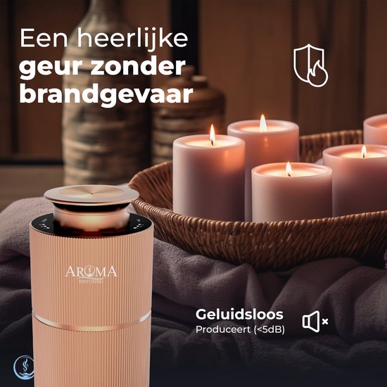 Rose gouden diffuser met gedimde kaarsen in mandje. 'Een heerlijke geur zonder brandgevaar'.