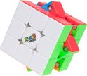 Rubik's Speed Cube met witte, groene en rode zijden. De kubus is deels gedraaid en toont magnetische onderdelen.