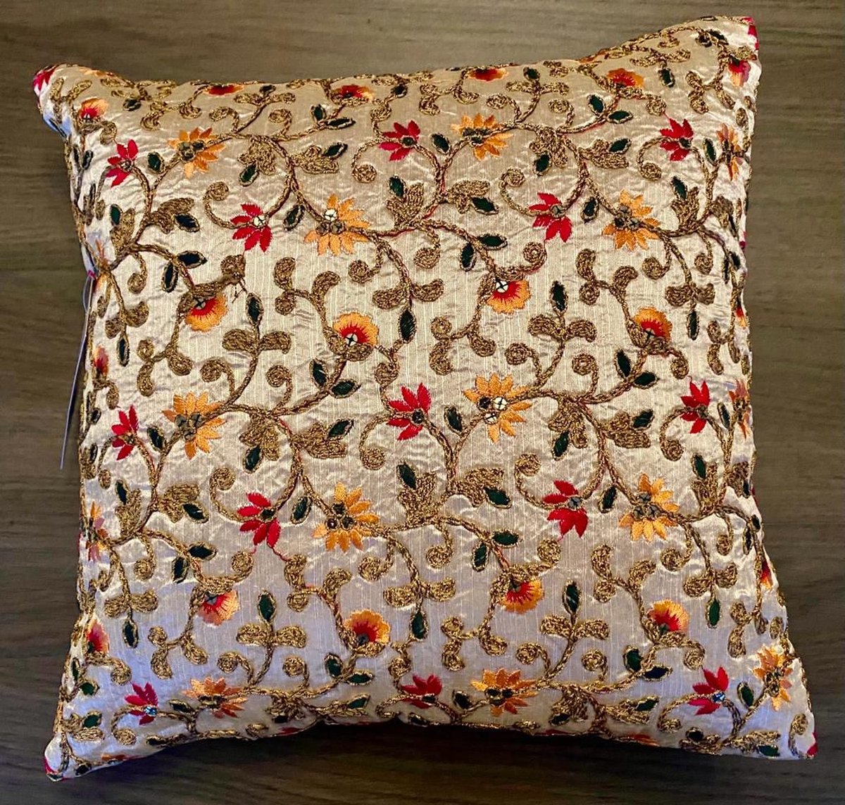 Kussens woonkamer - kussenhoes 35 x 35 cm - kussensloop - sierkussens - cushion cover - katoensilk - Kussenhoesjes - 2 stuks - etnisch Indiaas - borduurwerk - embroidery