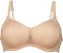 Een beige beugel-bh met kanten details, strikjes en mesh inzetstukken, getoond op een witte achtergrond.