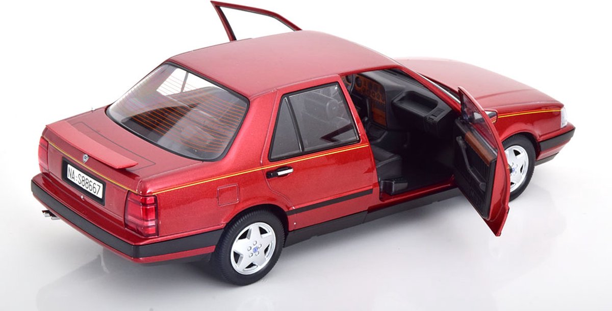 Mitica 1/18 LANCIA THEMA 8.32 FERRARI 1S 1986 レッドメタリック
