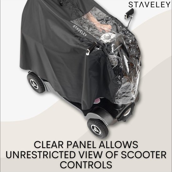 Zwarte regenponcho die een grijze scootmobiel bedekt, met een doorzichtig venster voor de bediening.