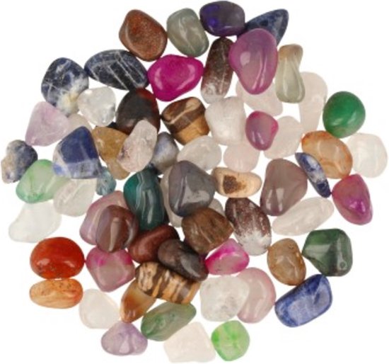 Une pile circulaire de pierres d'agate polies et colorées dans des tons rose, violet, bleu, vert, blanc et orange.