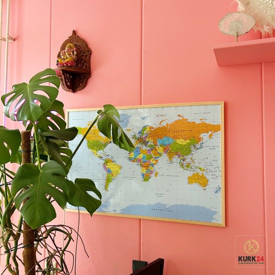 Kurk24 Kurk prikbord WERELDKAART - houten lijst - 90 x 60 cm