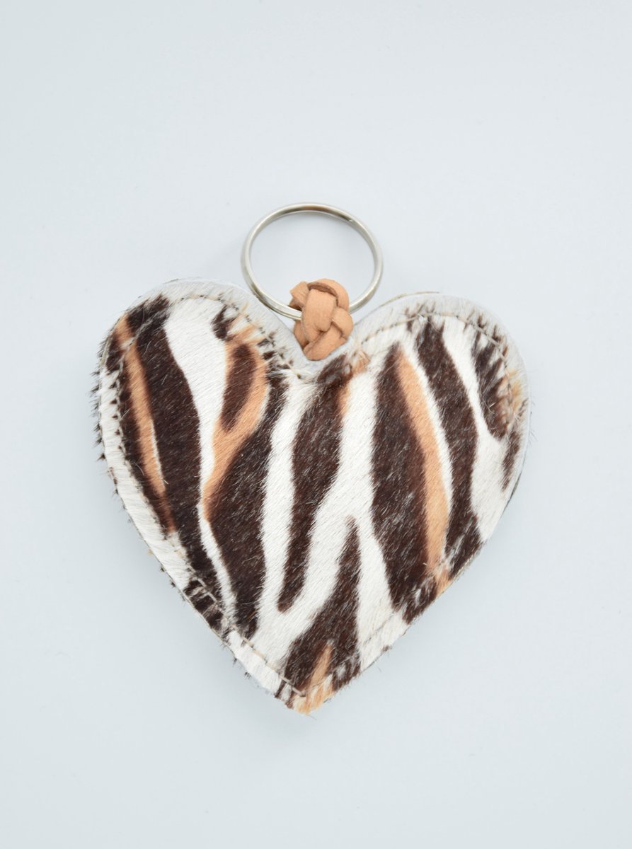 LittleLeather, Sleutelhanger hart, vacht zebra lichtbruin - tassenhanger - echt leder - handgemaakt - cadeau - accessoires - valentijn - moederdag - sinterklaas - kerst - schoencadeau - kerstcadeau