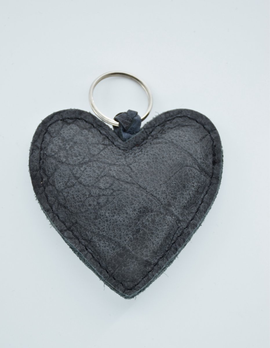LittleLeather, Sleutelhanger hart, vintage kroko black - tassenhanger - echt leder - handgemaakt - cadeau - accessoires - valentijn - moederdag - sinterklaas - kerst - schoencadeau - kerstcadeau