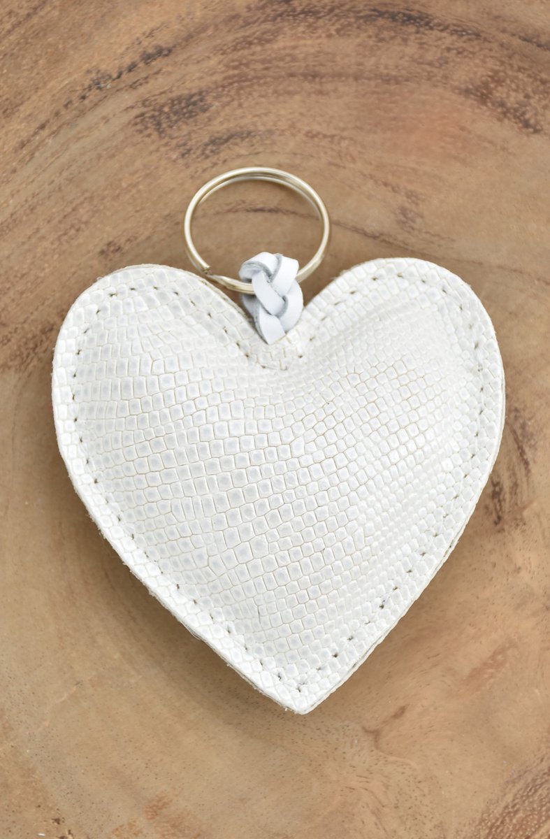 LittleLeather, Sleutelhanger hart, baby kroko wit - tassenhanger - echt leder - handgemaakt - cadeau - accessoires - valentijn - moederdag - sinterklaas - kerst - schoencadeau - kerstcadeau